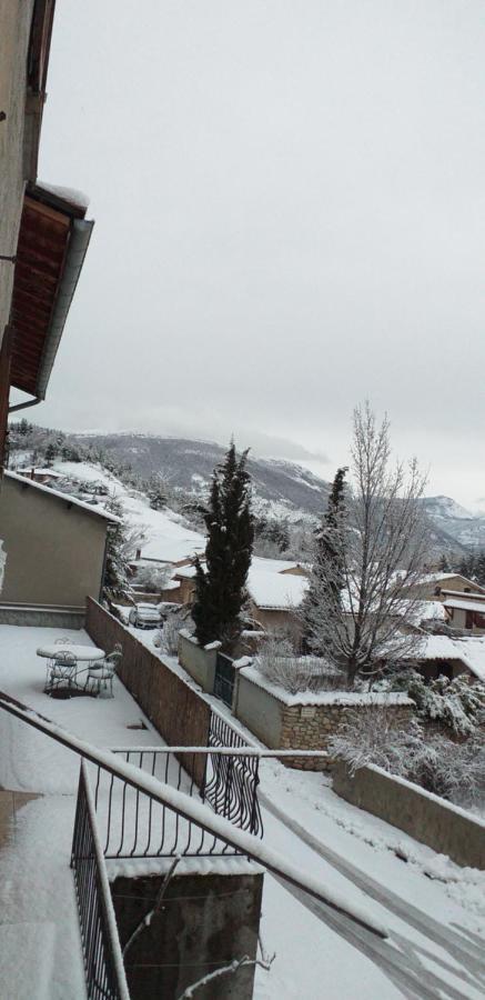 GITE AUBERGE DU BUECH à ASPREMONT- 05 HAUTES ALPES Bed and Breakfast Aspremont  Esterno foto